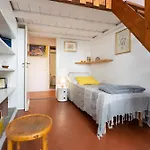 Bombarde - Flo Apartmán